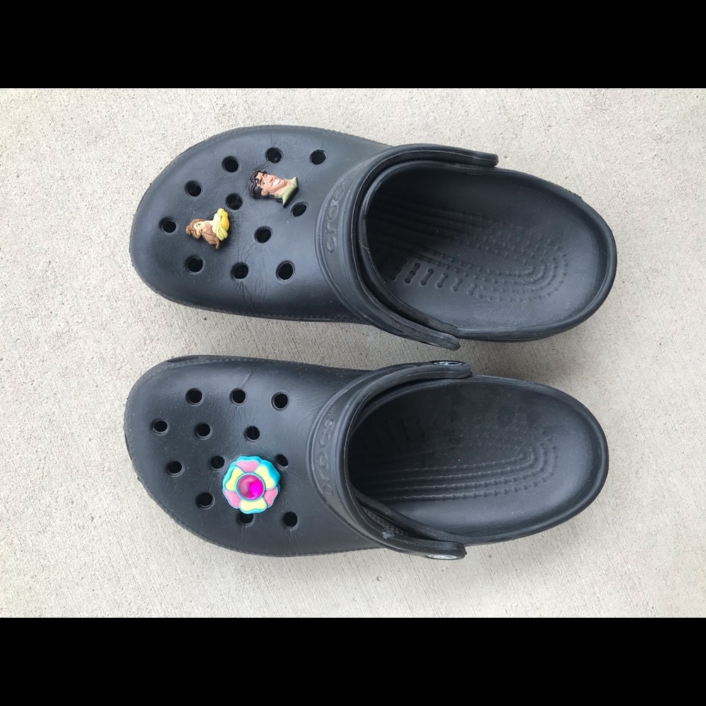 Black Crocs